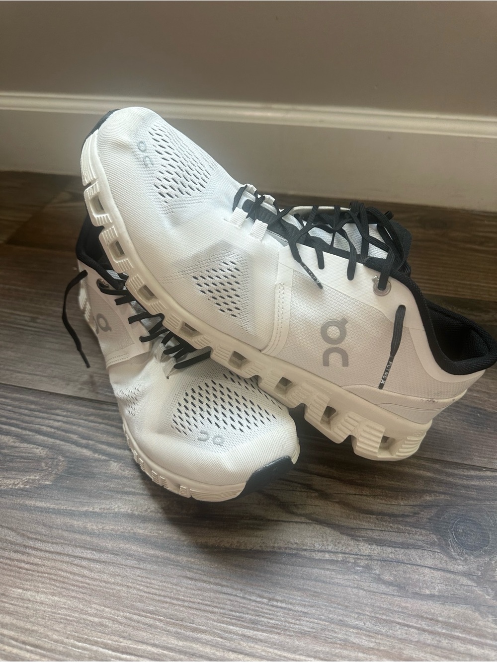 On Cloudswift Men's Athletic Shoes in White and Black - Picture 3 of 12